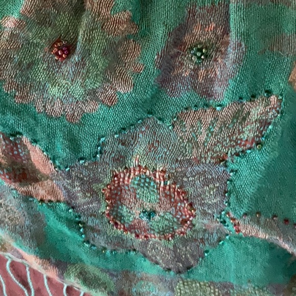 Scarf/wrap O/S - Picture 2 of 5